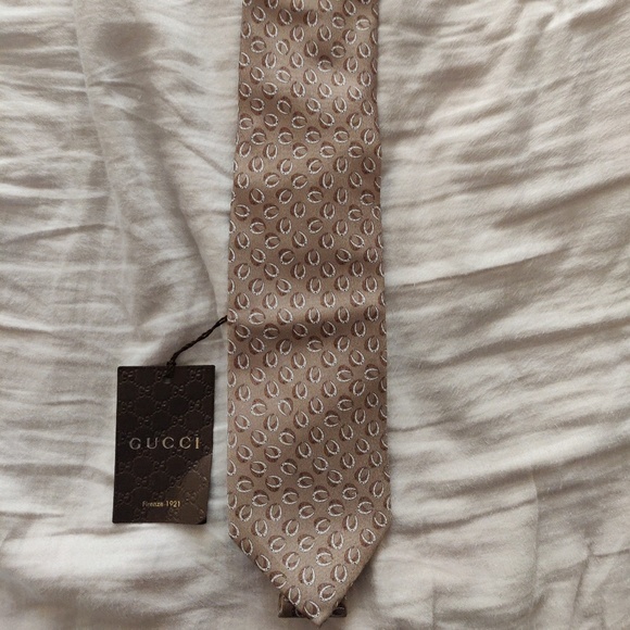 Gucci | Accessories | Gucci Mens Beige With Horsebit Pattern Neck Tie ...